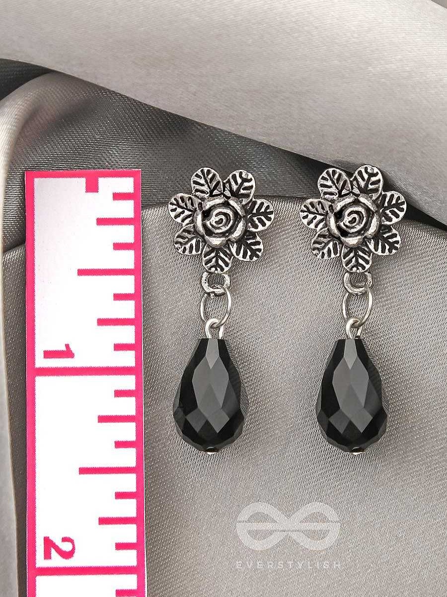 Earrings Everstylish | The Frosted Flower- Tiny Trinket Earrings (Ebony Black)