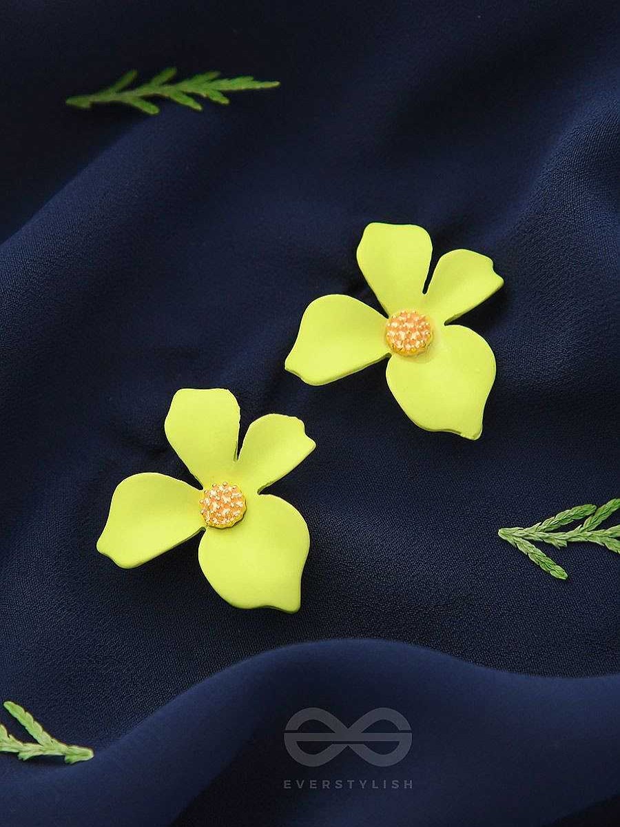 Earrings Everstylish | The Floral Finesse - Gorgeous Statement Studs (Lemon)