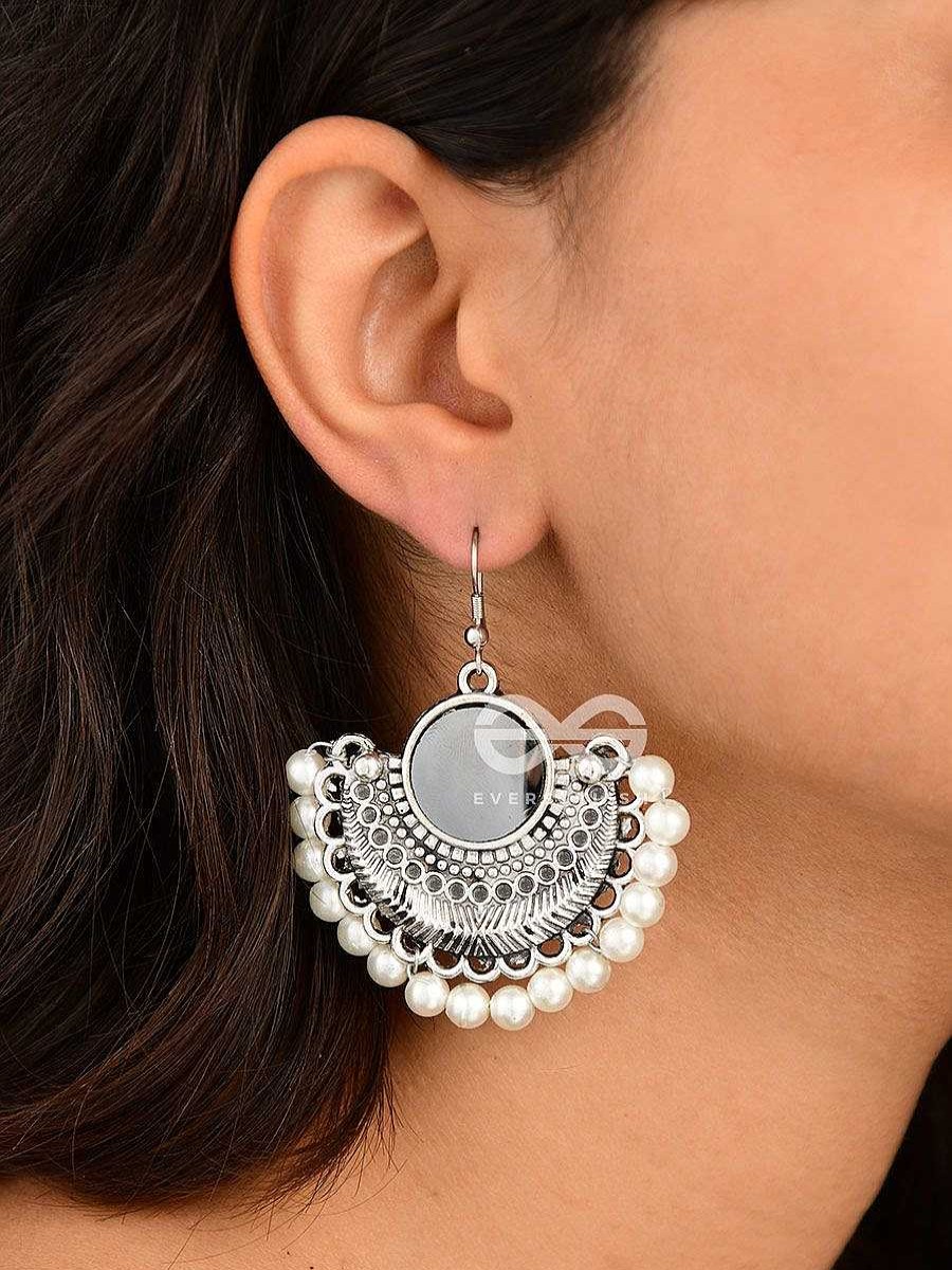 Earrings Everstylish | The Elegant Tribals - White - Oxidised Boho Earrings