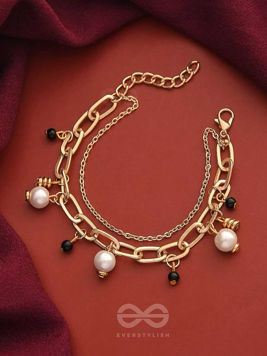 Bracelets Everstylish | Dark And Light- Golden Layered Pearl Bracelet