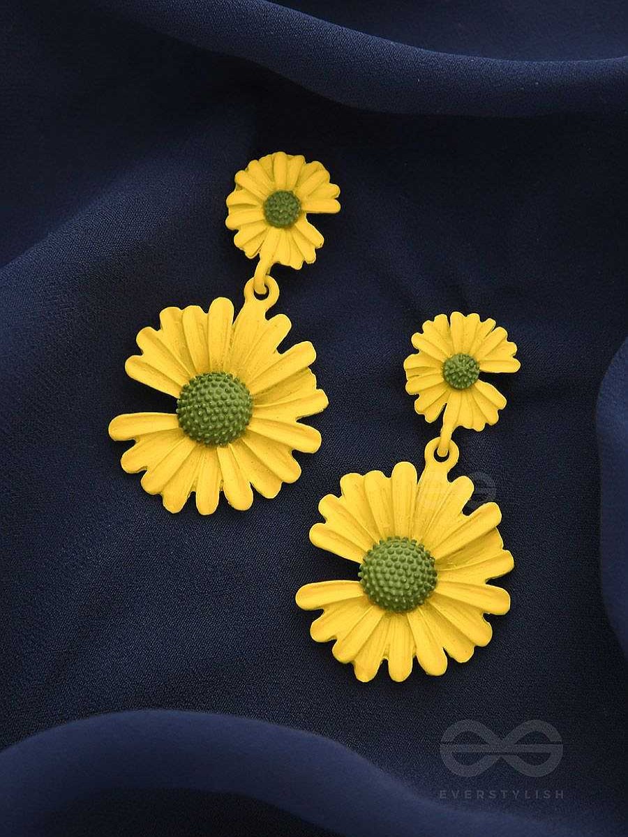 Earrings Everstylish | A Field Of Flowers - Statement Dangler Earrings (Yellow)