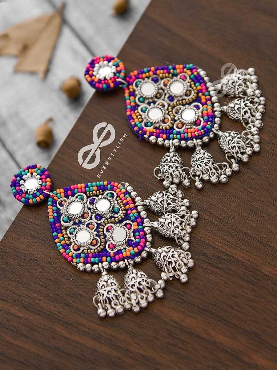 Earrings Everstylish | A Statement Of Royalty - Embroidered Statement Earrings