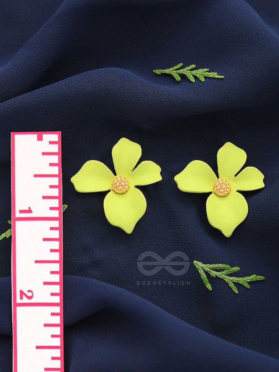 Earrings Everstylish | The Floral Finesse - Gorgeous Statement Studs (Lemon)