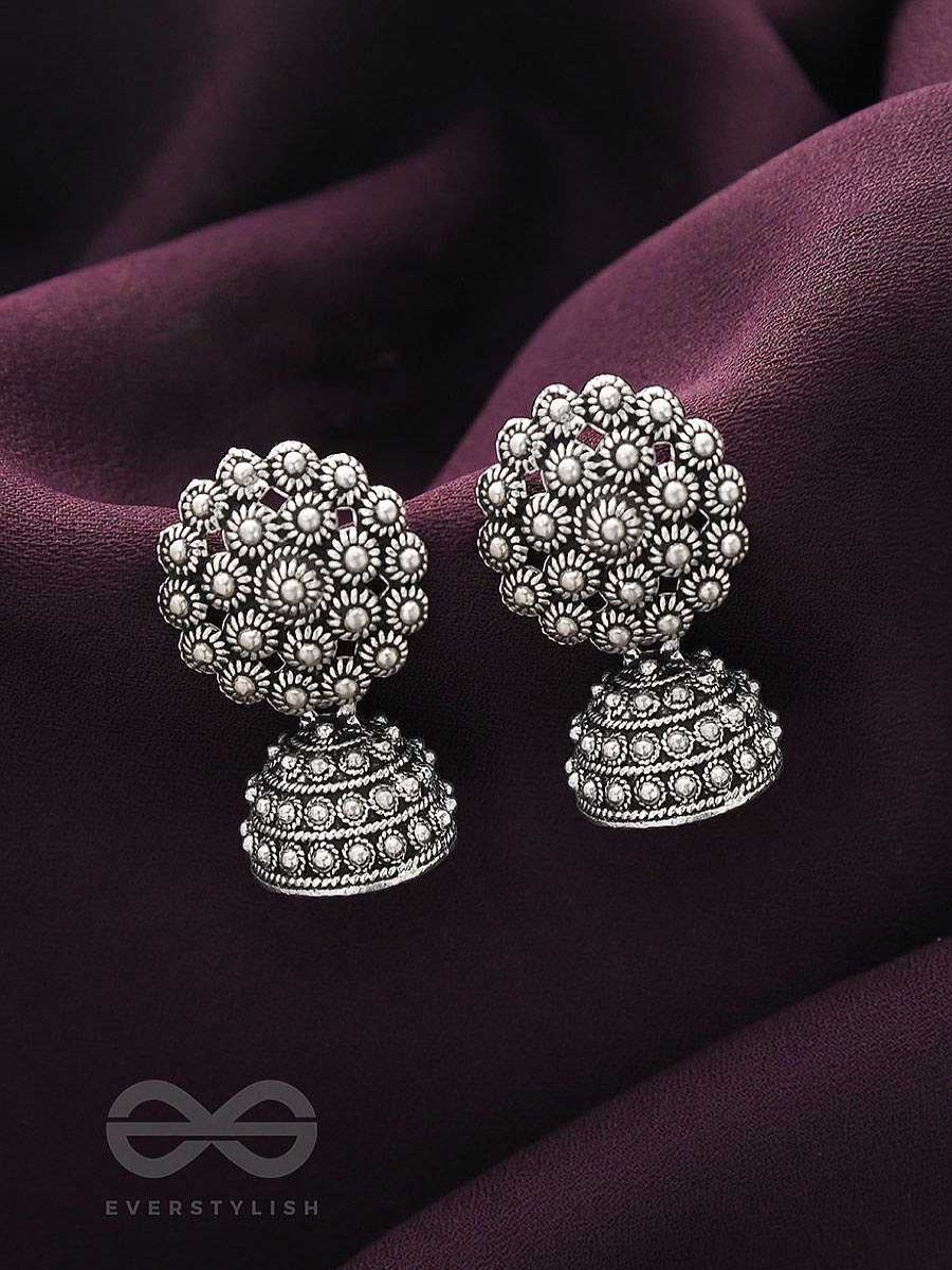 Earrings Everstylish | The Snowy Forest - Oxidised Jhumka Earrings