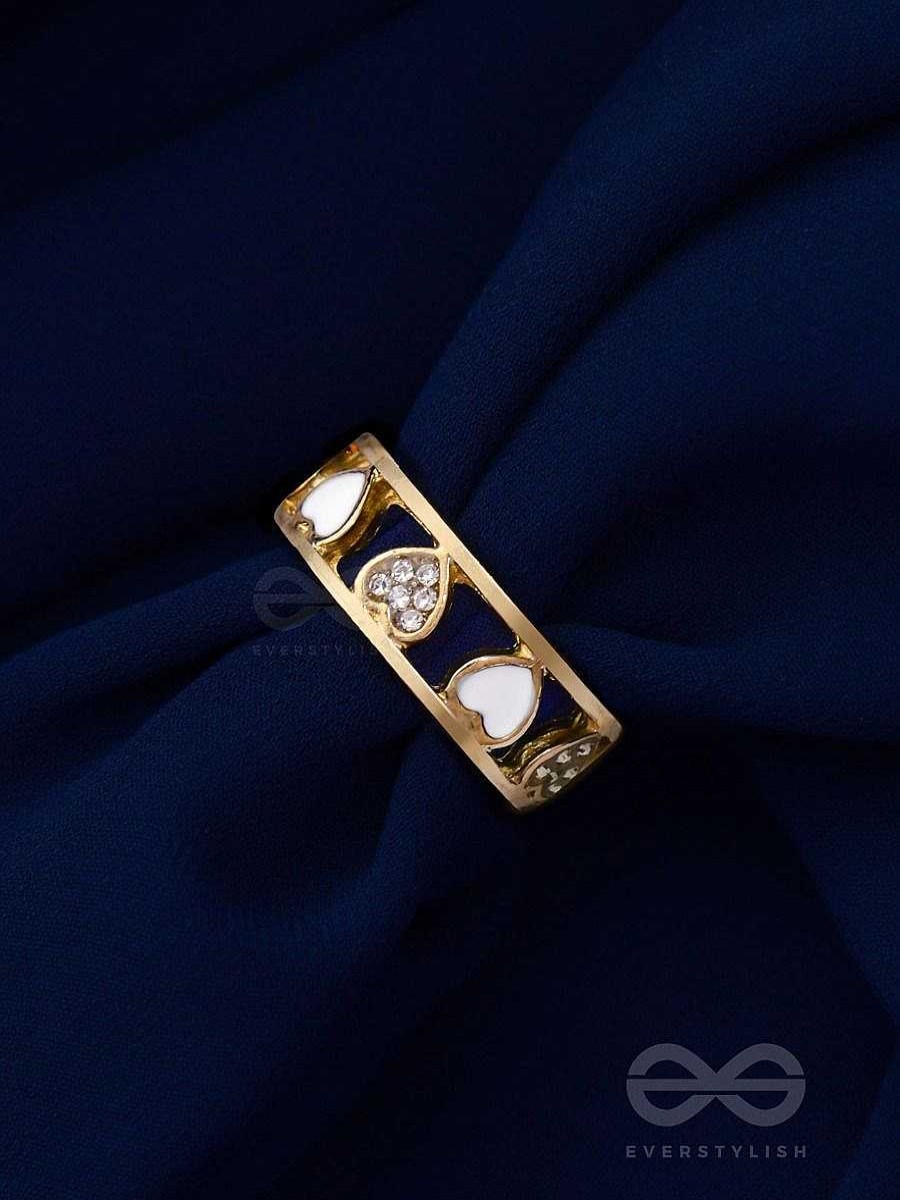 Rings Everstylish | Enveloped In Hearts - Golden Statement Ring (White)