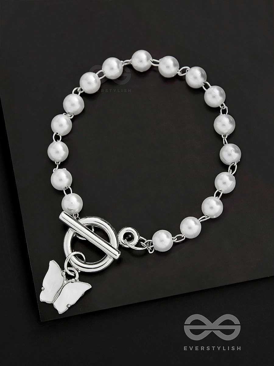 Bracelets Everstylish | Butterfly In An Ocen Of Pearls - Statement Bracelet