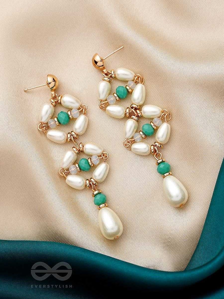 Earrings Everstylish | The White Willow- Golden Embellished Pearl Earrings