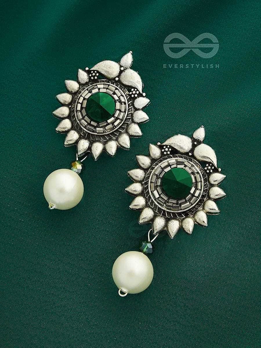 Earrings Everstylish | The Emerald Sun- Green Crystal Encrusted Silver Pearl Earrings