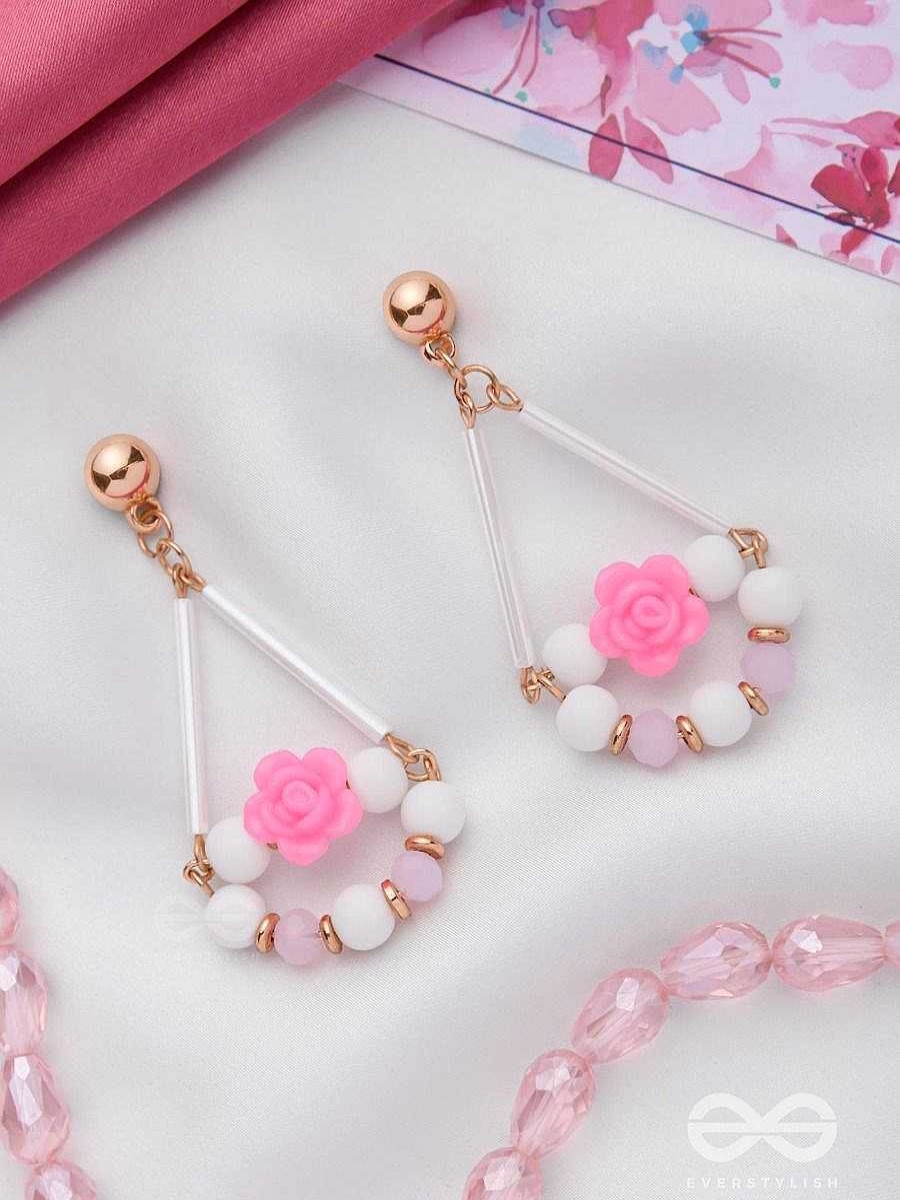 Earrings Everstylish | The Swingin' Roses- Golden Embellished Earrings