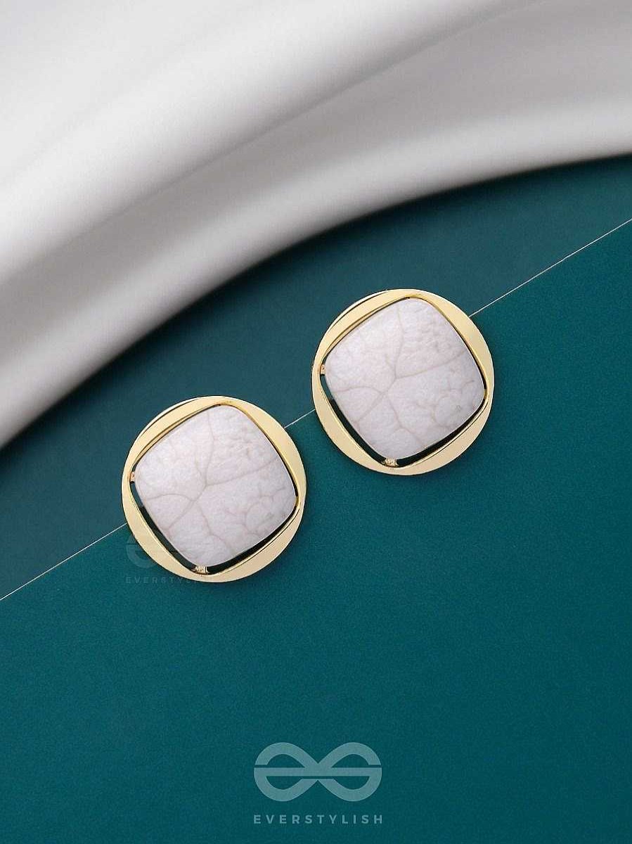 Earrings Everstylish | Ice To See You - Golden Enamelled Studs (White)