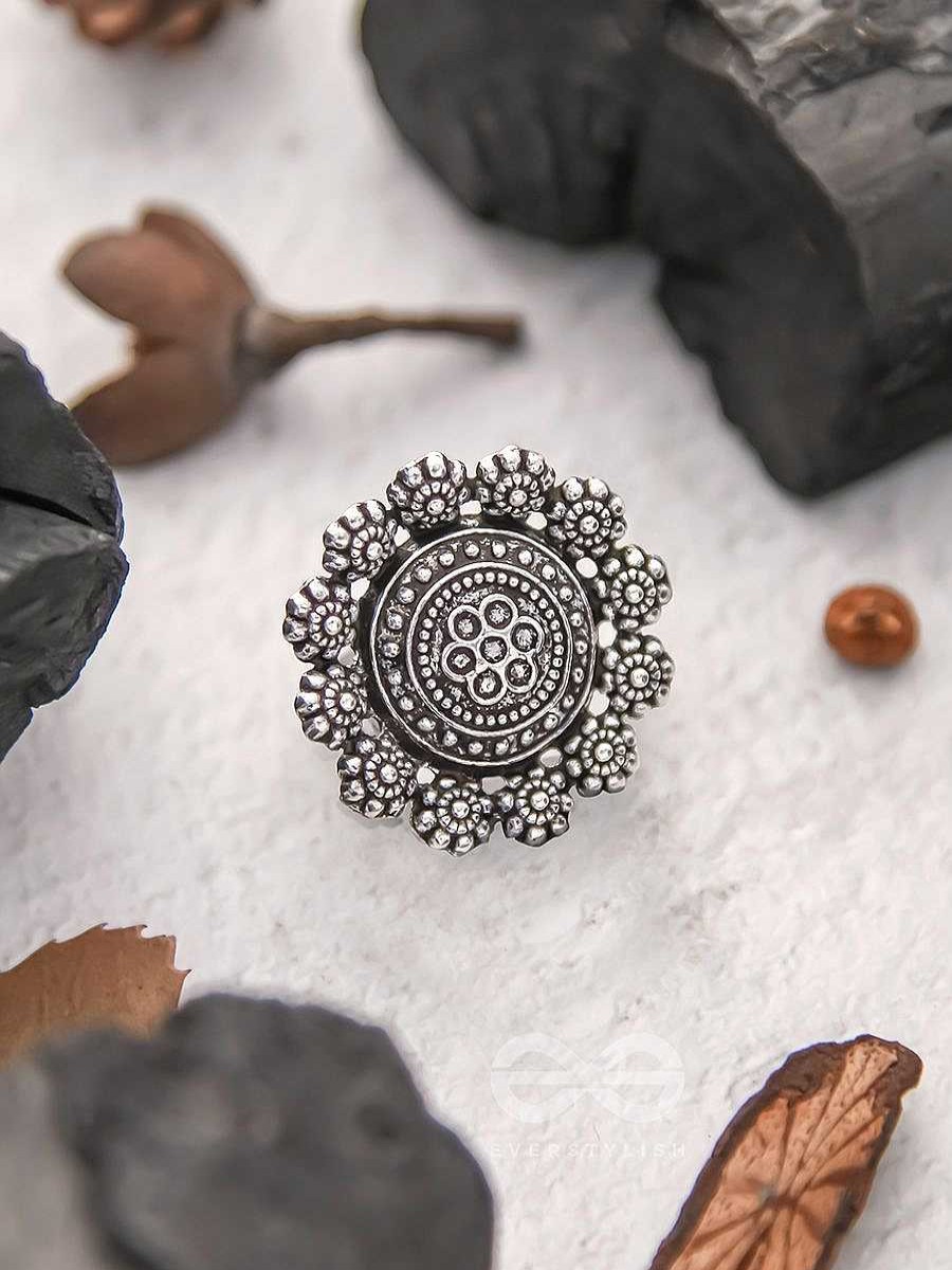 Rings Everstylish | Bed Of Roses- Oxidised Statement Ring