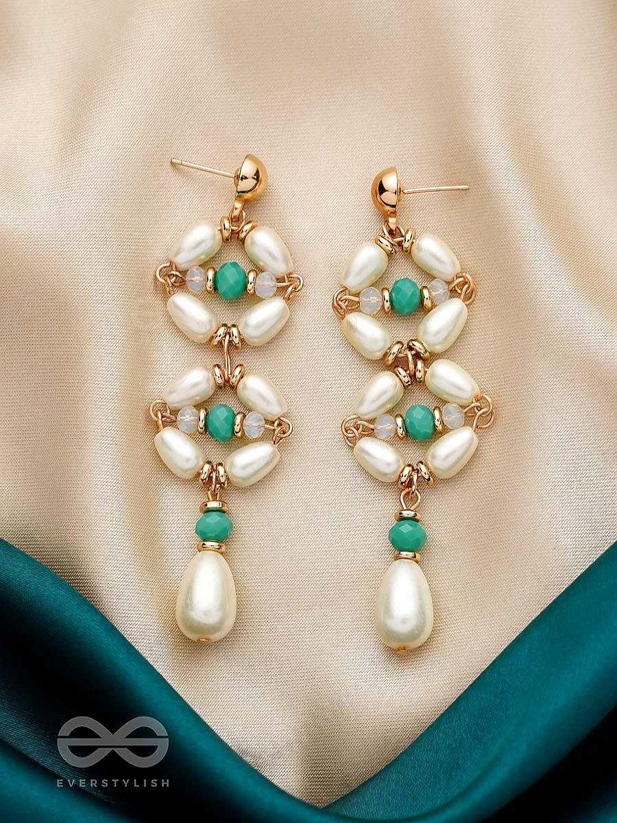 Earrings Everstylish | The White Willow- Golden Embellished Pearl Earrings