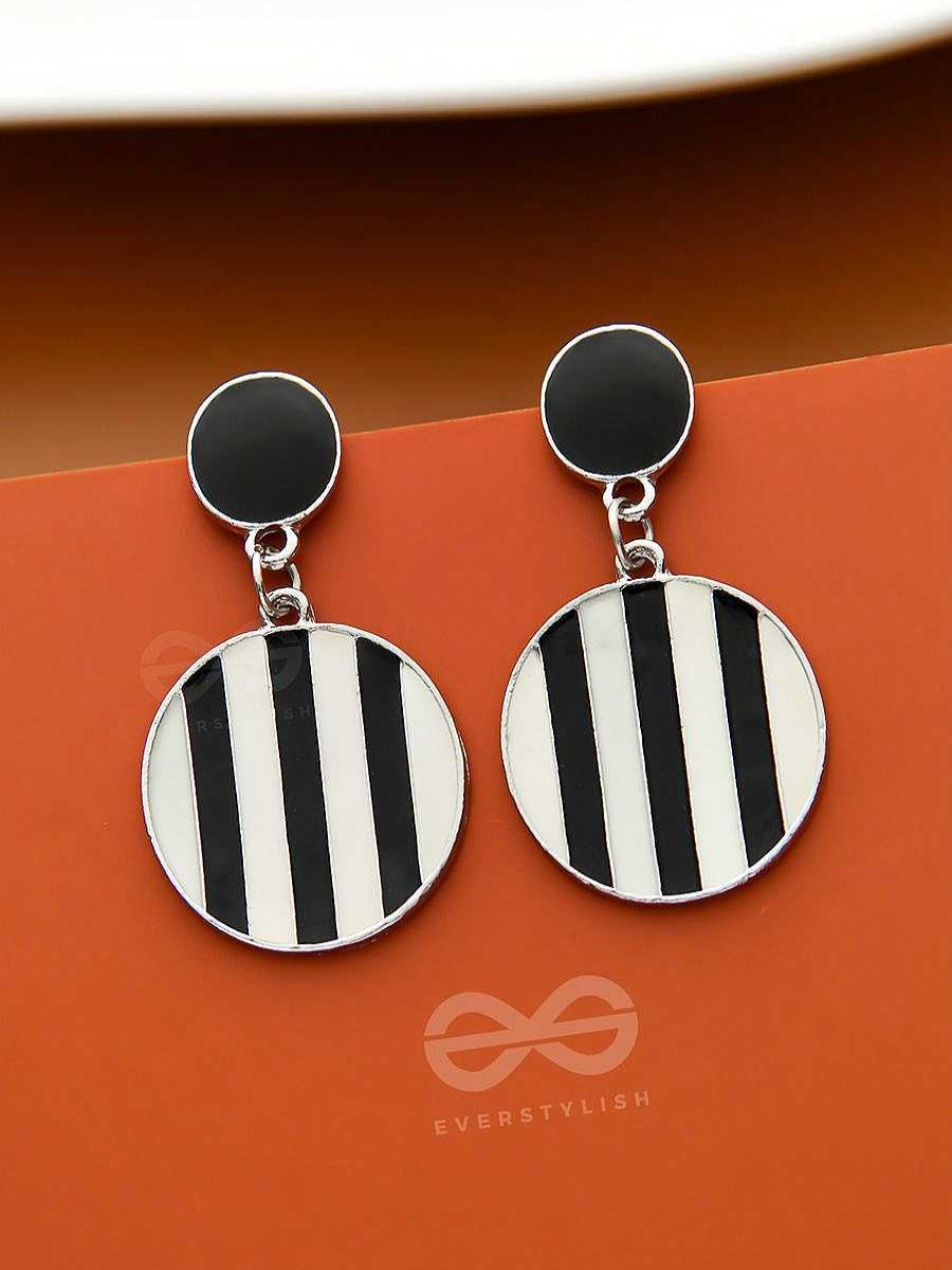 Earrings Everstylish | A Classy Affair - Silver Striped Earrings